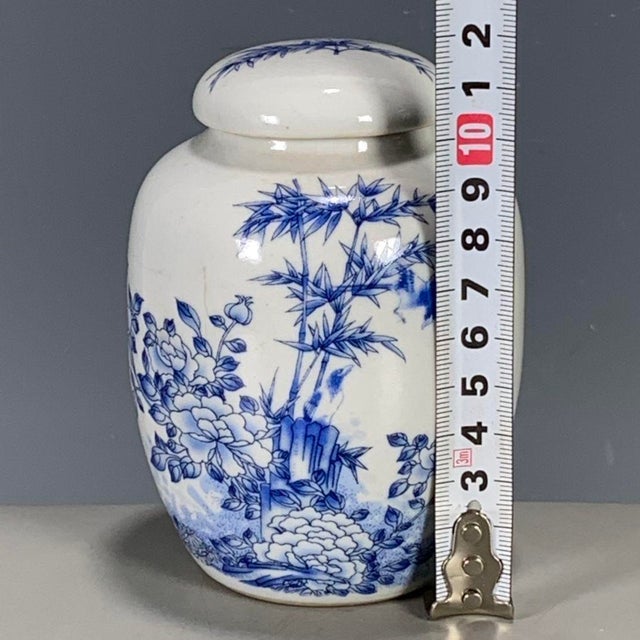 Chinese Chinese Blue & White Porcelain Covered Jar With Bamboo & Floral Motif For Sale - Image 3 of 9