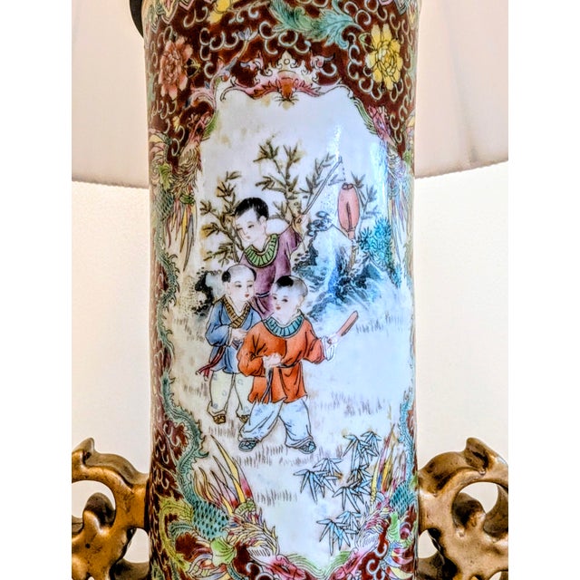 Asian 1910s Chinese Export Porcelain Imperial /Iron Red /Famille Rose Vase Table Lamp With Gilded Handles For Sale - Image 3 of 8