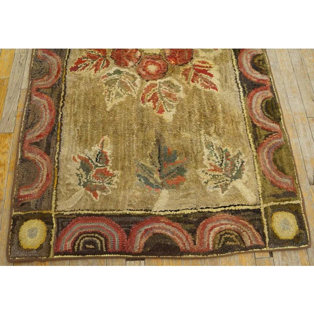 1900s Brown Floral Antique Fan Arc Border American Folk Art Hooked Small Rug For Sale - Image 13 of 15