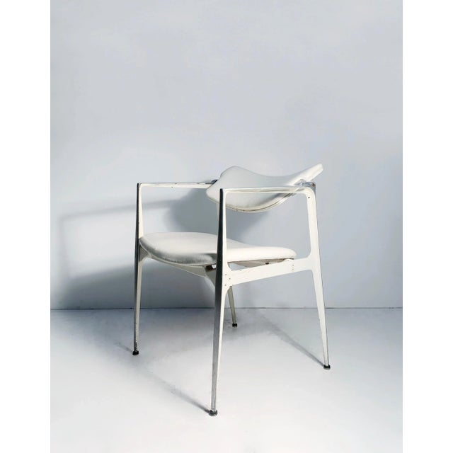 Mid-Century Modern Dan Johnson for Shelby Williams Aluminum Armchair - rare variation For Sale - Image 3 of 6