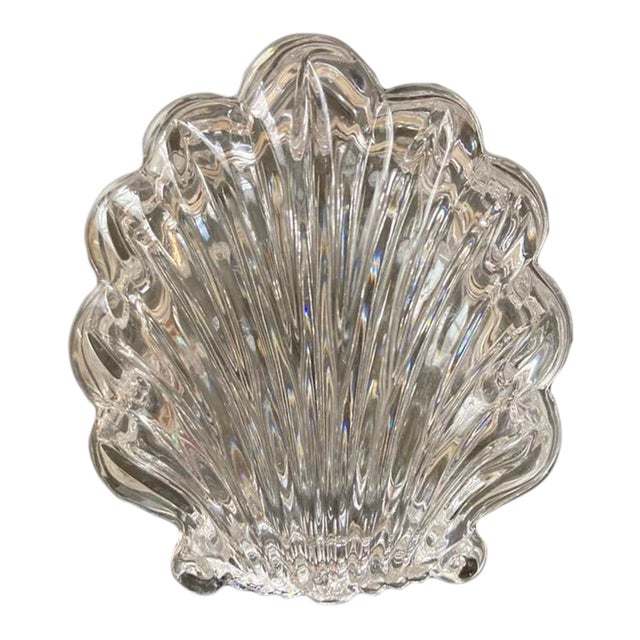 Early 20th Century English Scalloped Sea Shell Design Glass Jewelry Box For Sale