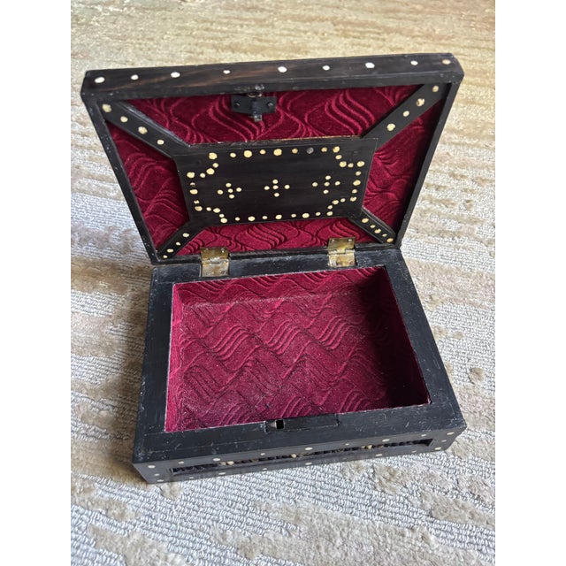 Wood Anglo-Indian Porcupine Quill Trinket Box For Sale - Image 7 of 11