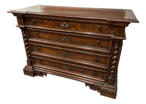 Walnut Burl Chest of Drawers, Central Italy, 17th Century