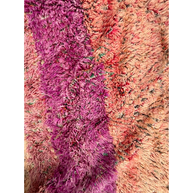 Berber Tribes of Morocco Vintage Beni M’Guild Moroccan Rug – Large Blush and Terracotta Handwoven Wool Carpet For Sale - Image 4 of 12