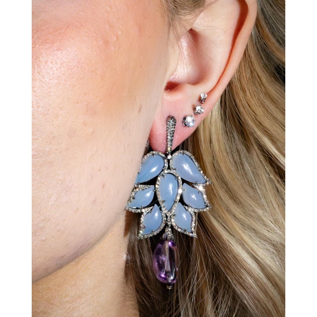 1990s 1990s Pair of Chandelier Earrings With 25.10ct Chalcedony, 2.50ct Diamonds, Amethyst For Sale - Image 5 of 6