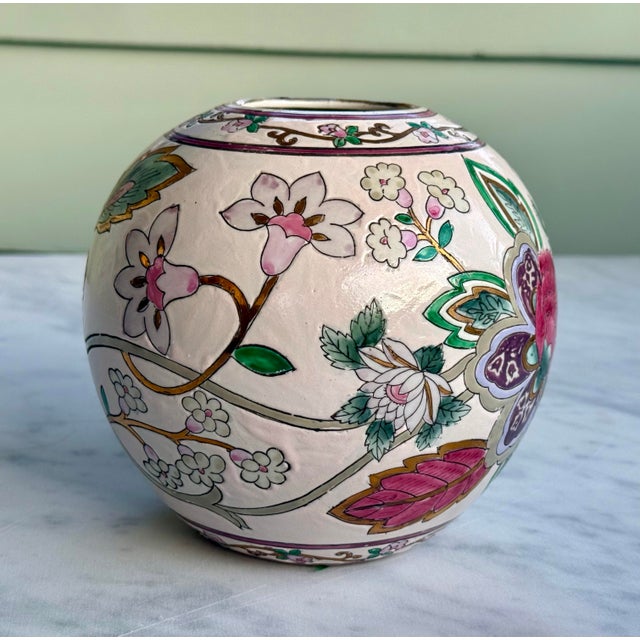 Late 20th Century Chinese Chinoiserie Floral Vase For Sale - Image 5 of 12