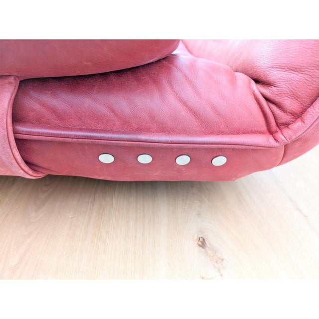 Free Motion 2-Seater Sofa in Oak and Red Leather from Koinor For Sale - Image 14 of 18