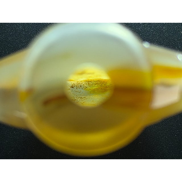 Fine Chinese Agate "Sleeve" Snuff Bottle – Compressed Spade Form For Sale - Image 4 of 8