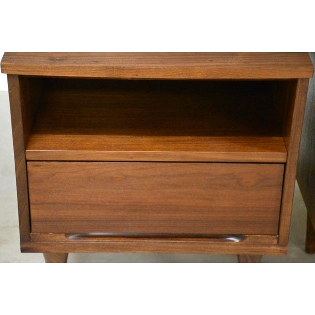 1960s Refinished Walnut Nightstands by Stanley Furniture - A Pair For Sale In Boston - Image 6 of 9