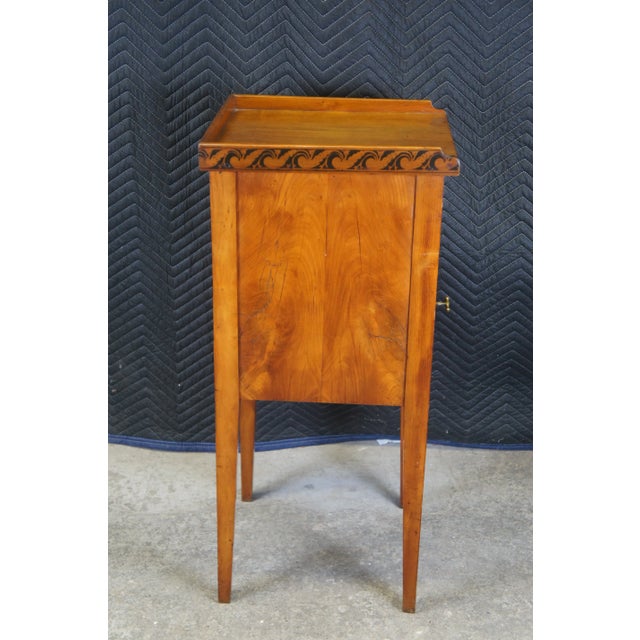 Early 19th Century Antique German Biedermeier Cherry Pillar End Table For Sale - Image 6 of 12