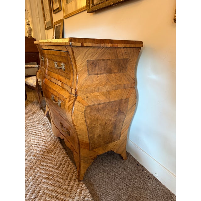 Baroque Antique Italian Baroque Style Inlaid Burl Walnut Bombé Commode For Sale - Image 3 of 8