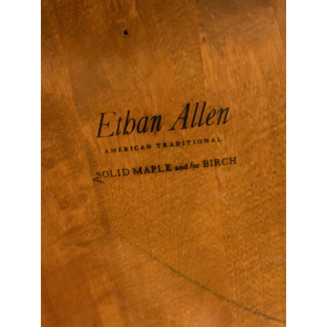 American Ethan Allen Maple Early American Traditional Colonial Dining Chair For Sale - Image 3 of 9