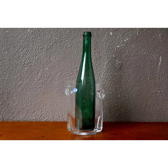 Since there is always something pleasant to celebrate, this magnificent ice bucket will be perfect for keeping ice cubes...