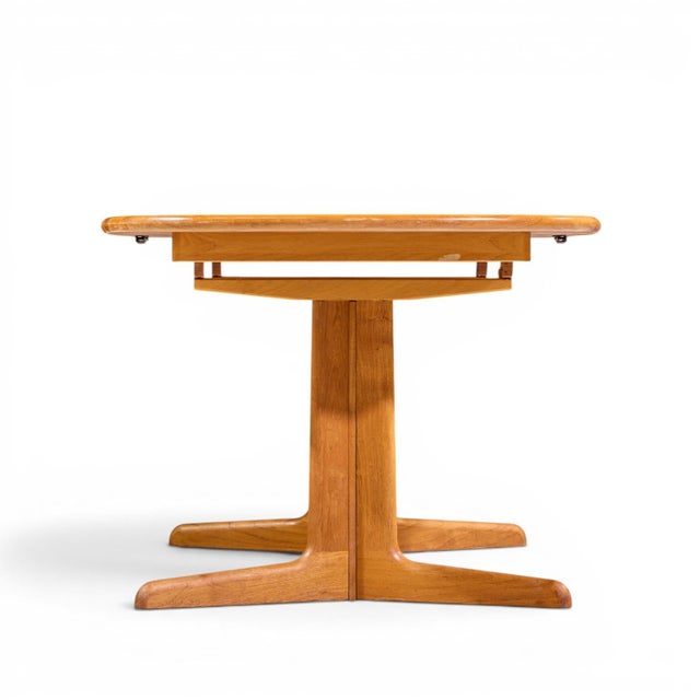 Gudme Gudme Møbelfabrik Mid Century Teak Expanding Dining Table With 2 Leaves For Sale - Image 4 of 14