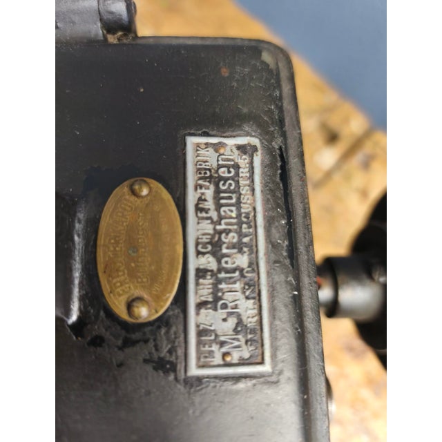 Industrial Fur Sewing Machine, 1890s For Sale - Image 3 of 18
