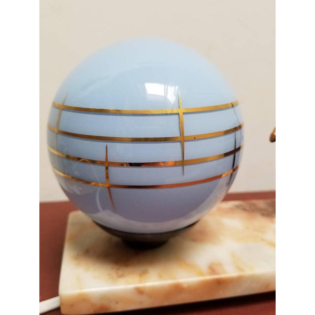 1920s French Art Deco Horse Table Lamp with Blue Glass Globe and Veined Marble Base, 1920s For Sale - Image 5 of 10