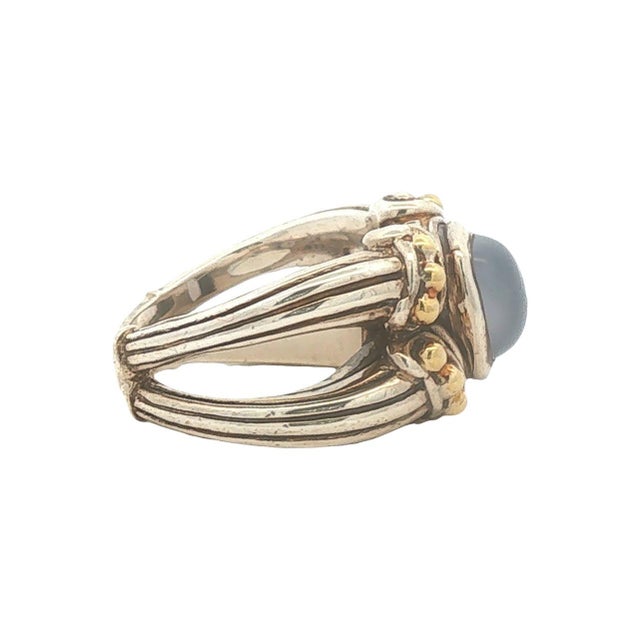 Contemporary Sterling Silver and 18k Gold Blue Chalcedony Ring, Size 7 For Sale - Image 3 of 3