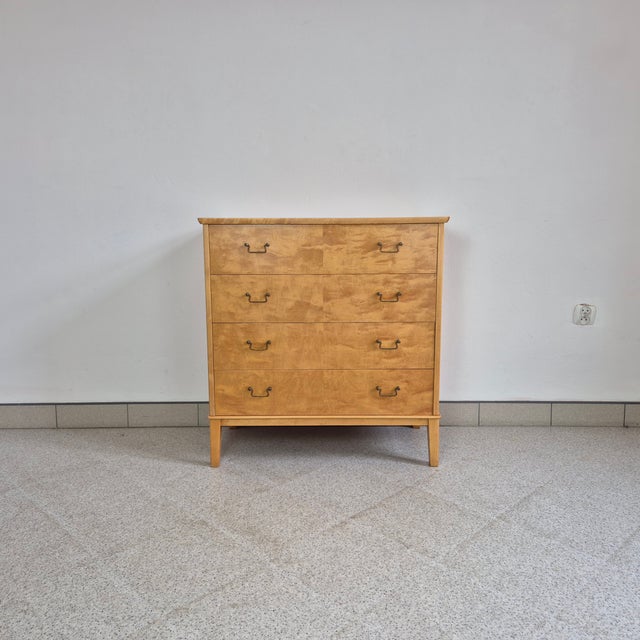 Dimensions: height – 89 cm width – 86 cm x 45 cm Condition: very good, with minor scratches and signs of wear. The body of...