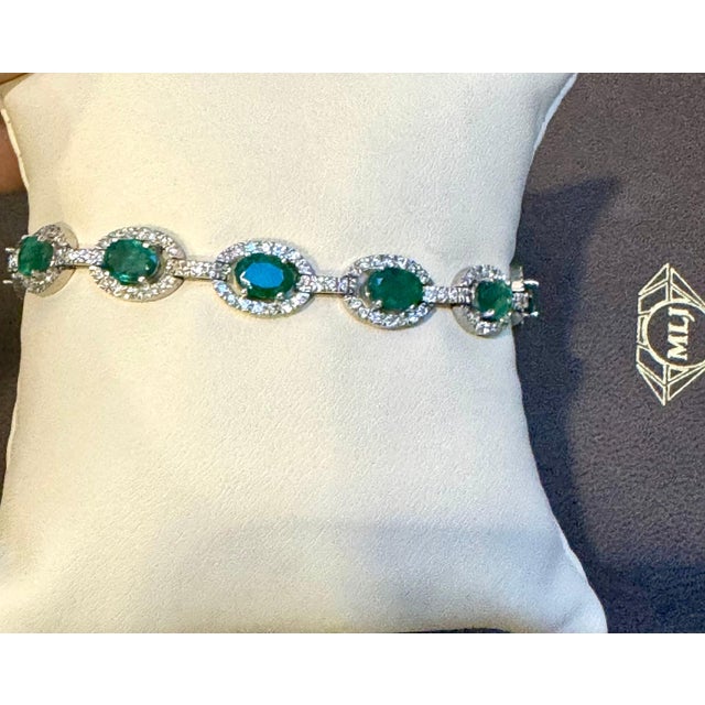 Gemstone 10 Carat Emerald & 3 Carat Diamond Tennis Bracelet 14 Karat White Gold, 16.8 GM For Sale - Image 7 of 18