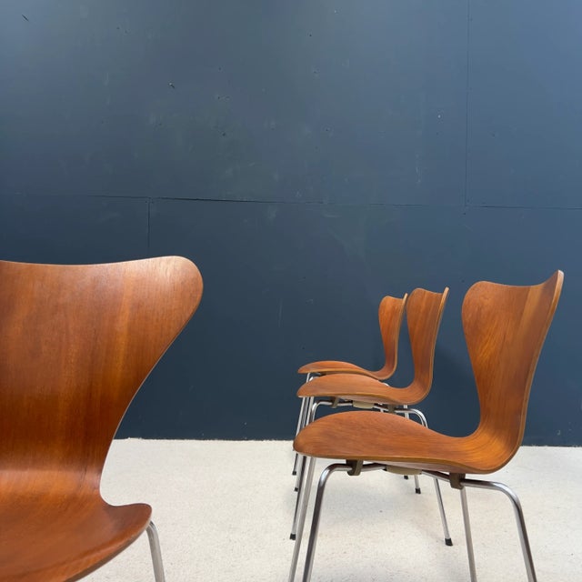 1970s 3107 Chairs by Arne Jacobsen for Fritz Hannssen, 1973, Set of 4 For Sale - Image 5 of 11