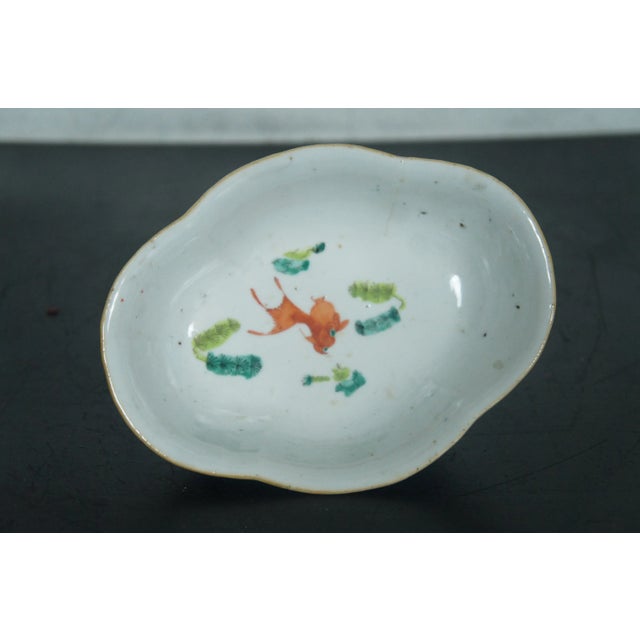 Late 19th Century Antique Chinese Export Famille Rose Footed Rooster & Hen Bowl Chop Suey For Sale - Image 5 of 12