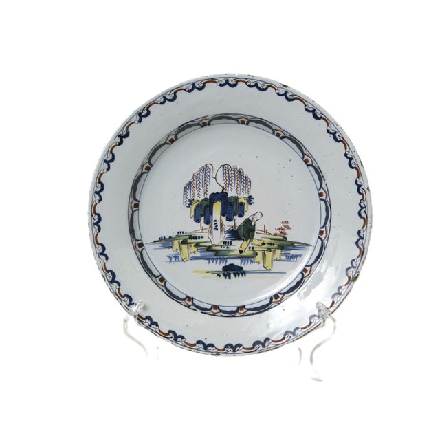 Chinoiserie 18th Century English Delft Chinoserie Charger, Bristol Circa 1760 For Sale - Image 3 of 9