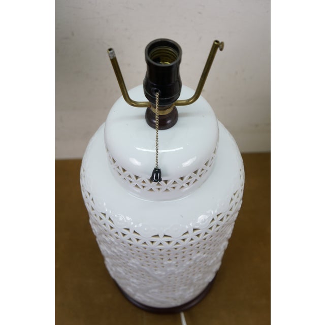 Mid 20th Century Set of 2 Vintage Kabuki Blanc De Chine Reticulated Japanese Porcelain Cherry Blossoms Lamps For Sale - Image 5 of 14