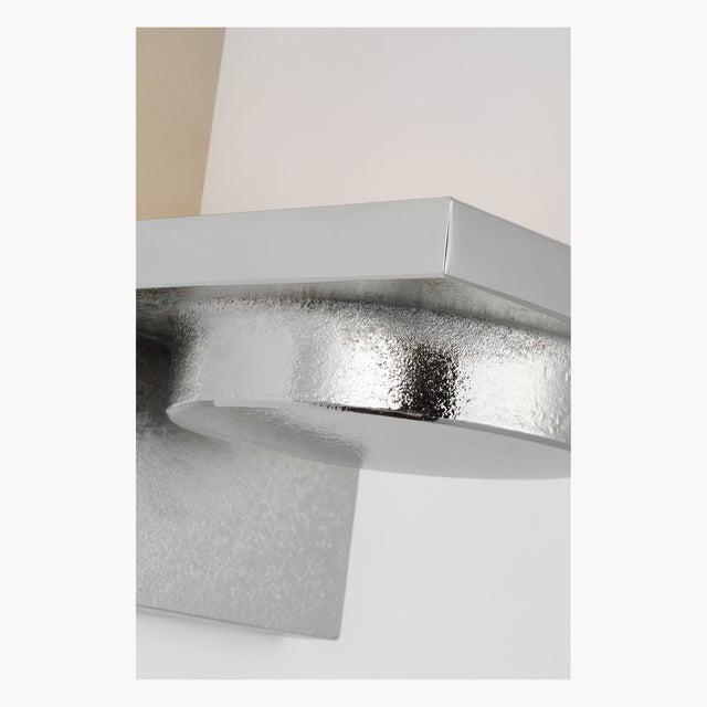 Visual Comfort Chapman & Myers for Visual Comfort Signature Cornado 18" Indoor/Outdoor Hurricane Sconce in Museum Nickel with Etched Crystal For Sale - Image 4 of 7