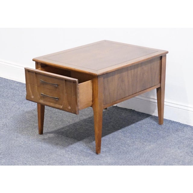 Broyhill Furniture Solid Walnut MCM Mid-Century Modern 20" Accent End Table For Sale In Kansas City - Image 6 of 12