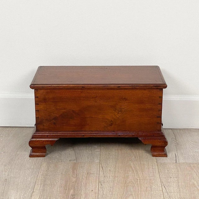 A provincial small Chippendale chest on bracket feet, American, 18th or 19th century.