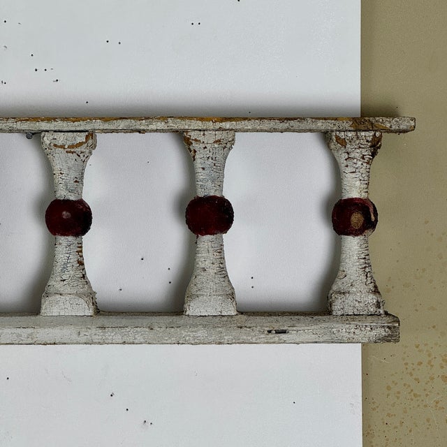 Early 20th Century Architectural Salvaged Wooden Balustrade Railing With Original White & Red Knots Paint For Sale - Image 5 of 11