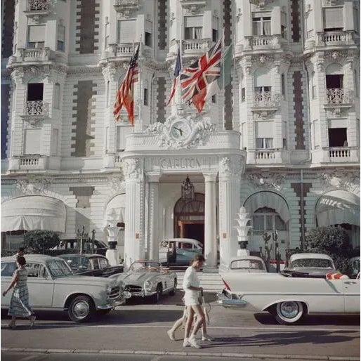 Carlton Hotel, Cannes, France, 1958 – Slim Aarons (Limited Edition, 40x40 Framed C-Print, #12 of 150) Step into the...