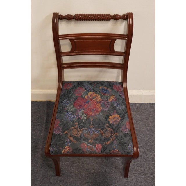 Mid 20th Century Willett Furniture Solid Mahogany Federal Duncan Phyfe Style Dining Side Chair For Sale - Image 5 of 10
