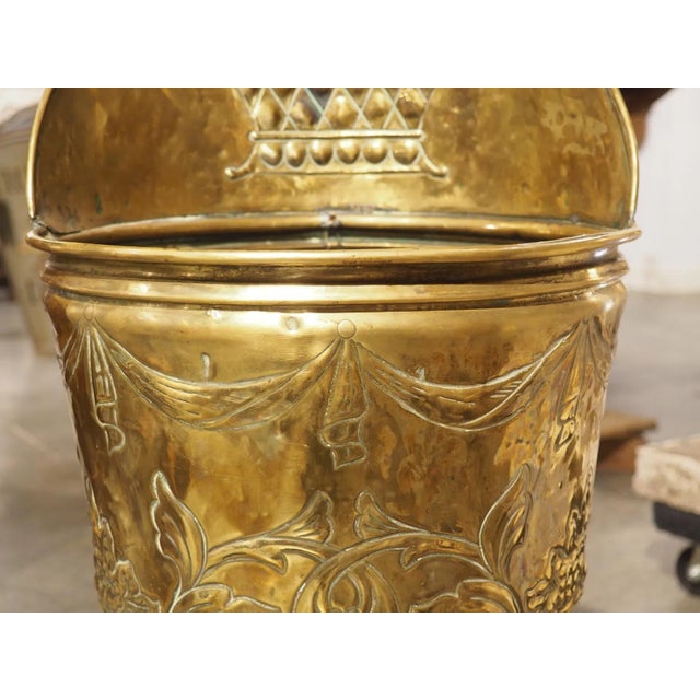 19th Century French Polished Brass Ceremonial Wine Harvest Hotte For Sale - Image 4 of 12