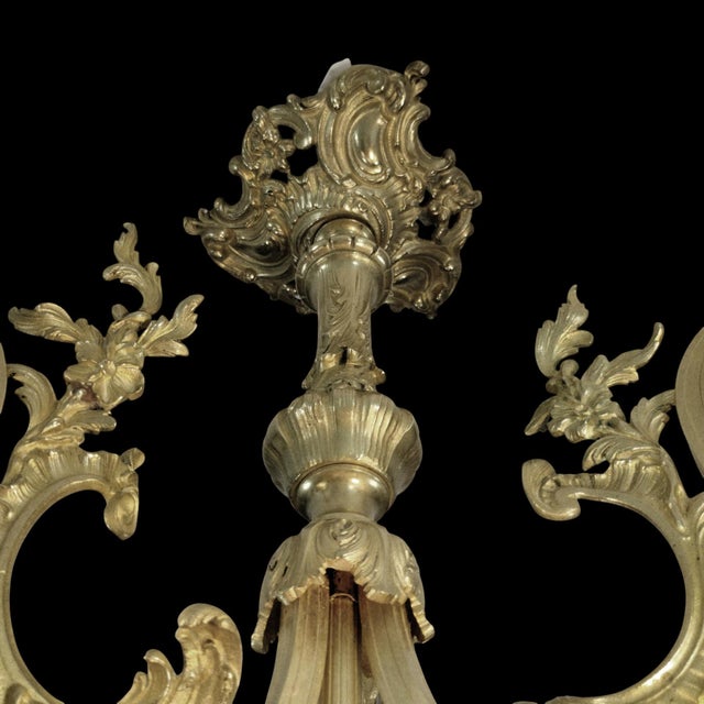 Antique French Art Nouveau Bronze 4-Light Chandelier with Frosted Glass Tulip Flower Shades and Acanthus Leaves, 1890s For Sale - Image 6 of 18
