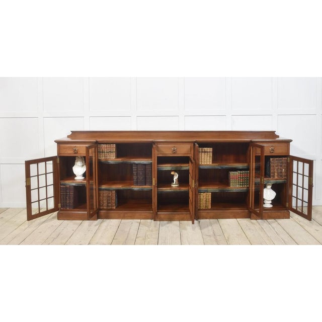 Large Breakfront Low Bookcase in Walnut, 1890s For Sale - Image 6 of 18