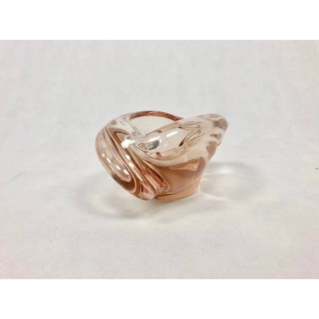Pink Glass Ashtray in Rose by Rudolf Beránek for Skrdlovice, 1960s For Sale - Image 8 of 9