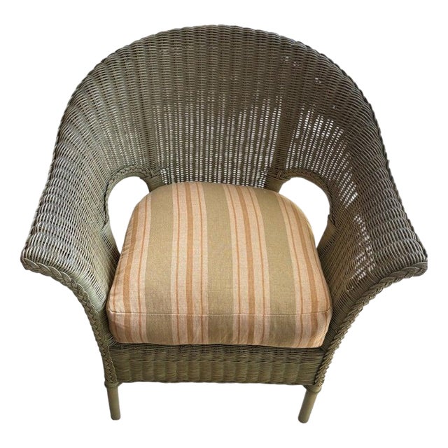 1930s Bar Harbor Wicker Chair in Original Painted Surface For Sale