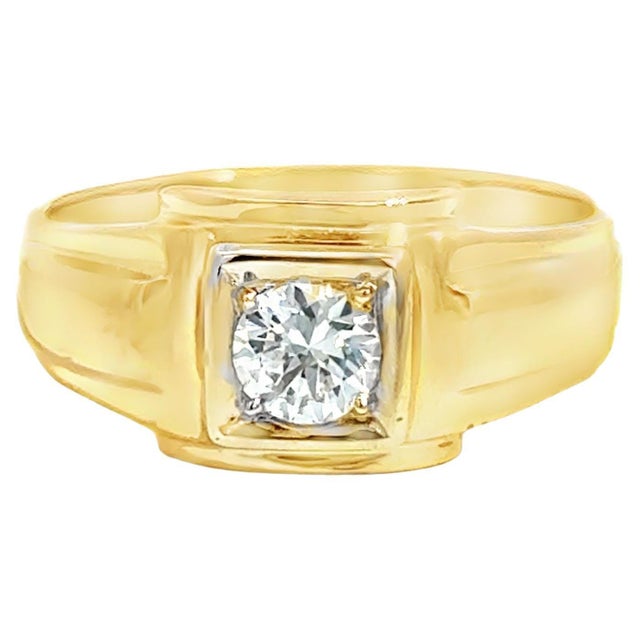 Diamond wt 0.75cts gold net wt 7.170gm(18k) Its very hard to capture the true color and luster of the stone, I have tried...