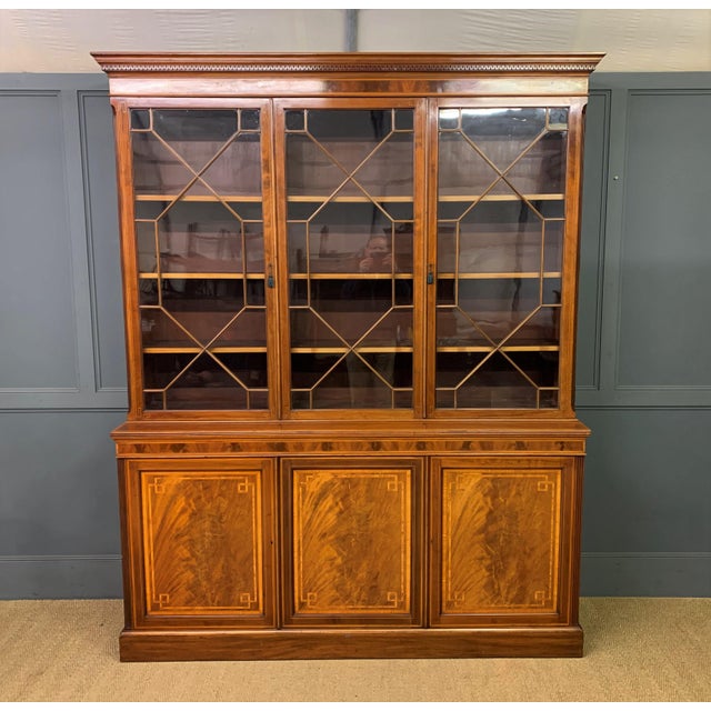 Mahogany Bookcase from Edwards & Roberts, 1900s For Sale - Image 3 of 18