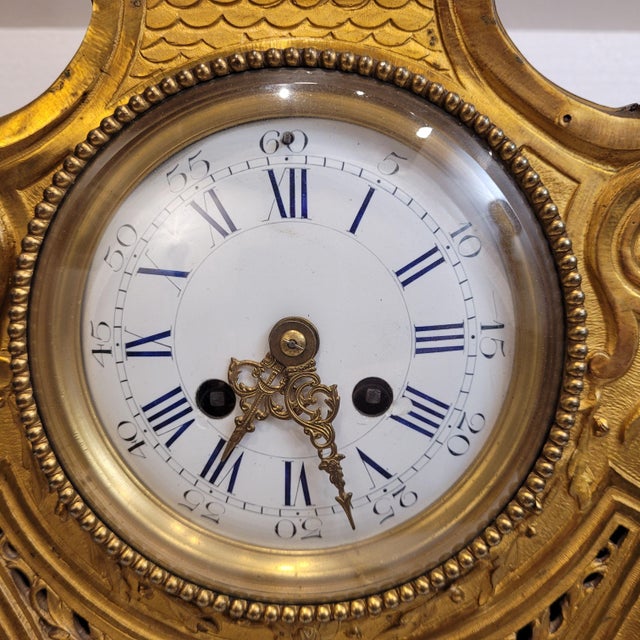Louis XV Table Clock in Ormolú and Crystal, France For Sale - Image 13 of 18