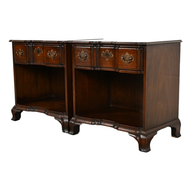 Kindel Furniture Georgian Solid Mahogany Block Front Nightstands, Pair For Sale
