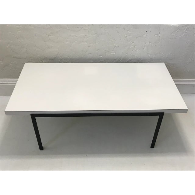 Mid-Century Modern Florence Knoll T-Angle Coffee Table No. 115 in White Laminate For Sale - Image 3 of 8