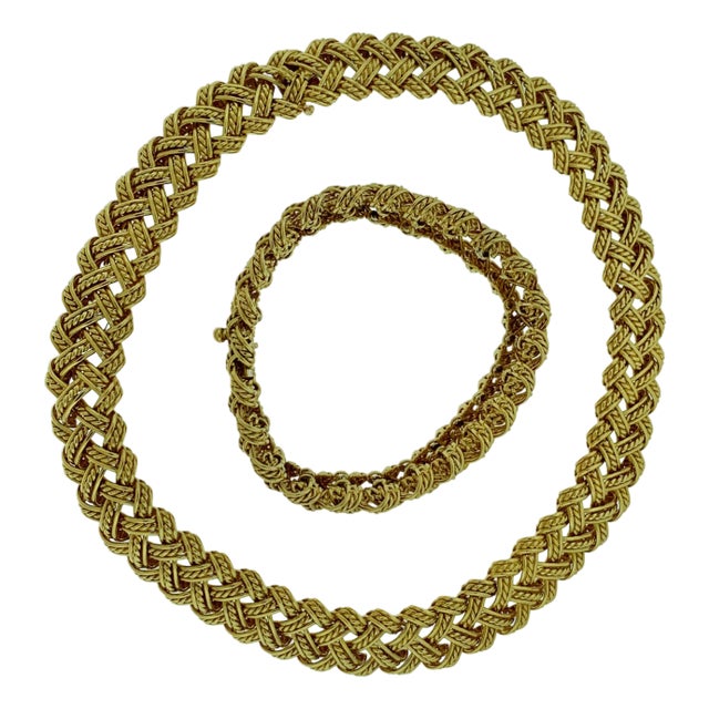 Late 20th Century Boucheron Two-Piece Necklace and Bangle Set in 18 Karat Yellow Gold 165 Grams For Sale