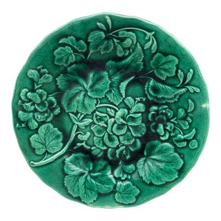 English Green Majolica Geranium Plate, Circa 1880 For Sale
