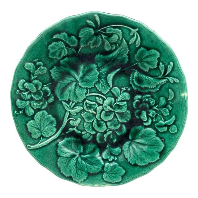 English Green Majolica Geranium Plate, Circa 1880 For Sale