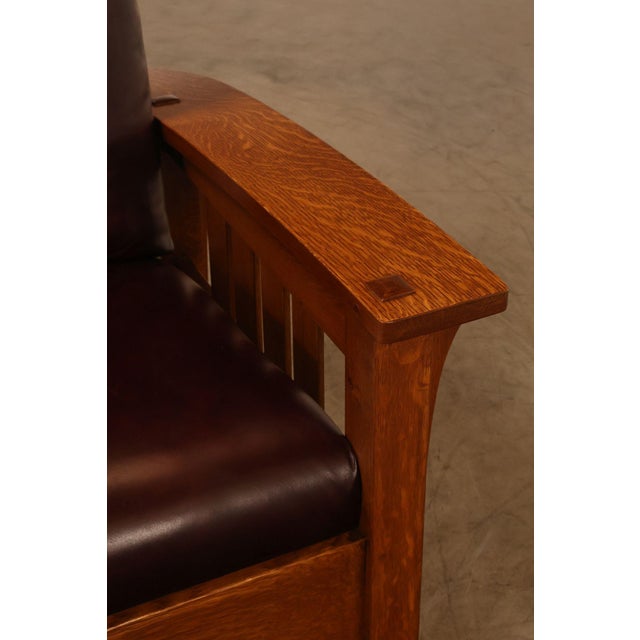 Wood Stickley Mission Collection Pair Of Oak & Leather Bow Arm Morris Chairs For Sale - Image 7 of 18