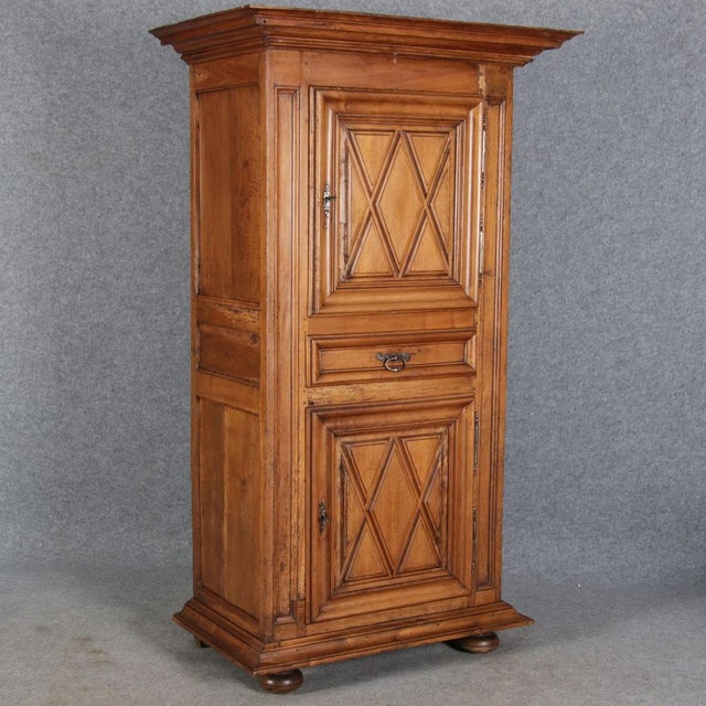 Baroque Narrow Cabinet in Walnut, France, 1700s For Sale - Image 15 of 18