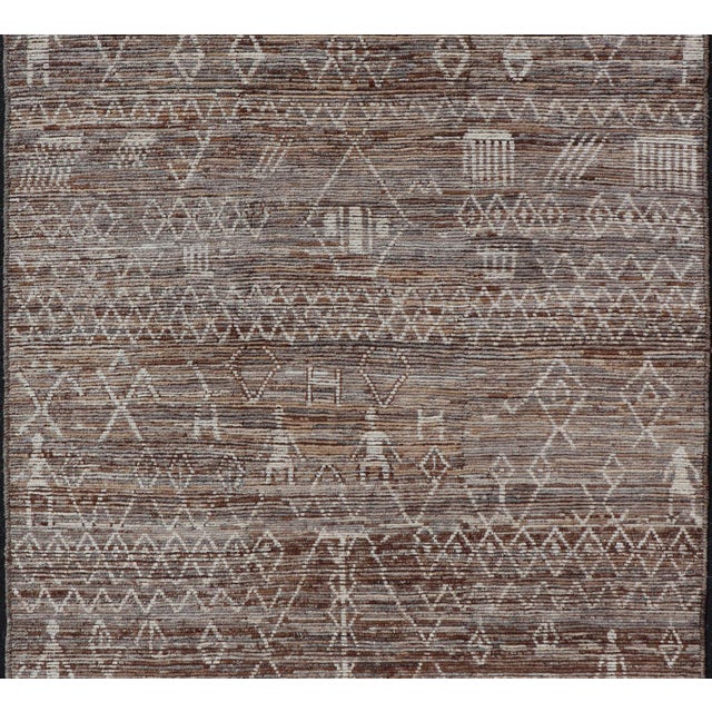Tribal Moroccan Style Distressed Modern Rug in Diamond Design in Earthy Tones 6'5 X 9'4 For Sale - Image 3 of 11