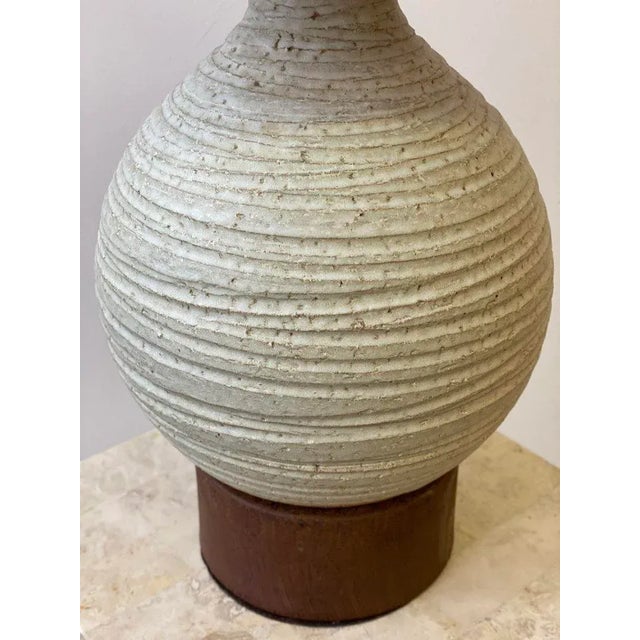 Metal Vintage Bulbous Greige Pietra Decor Series Textured Terracotta Lamp by Bitossi for Raymor, Circa 1950s For Sale - Image 7 of 13